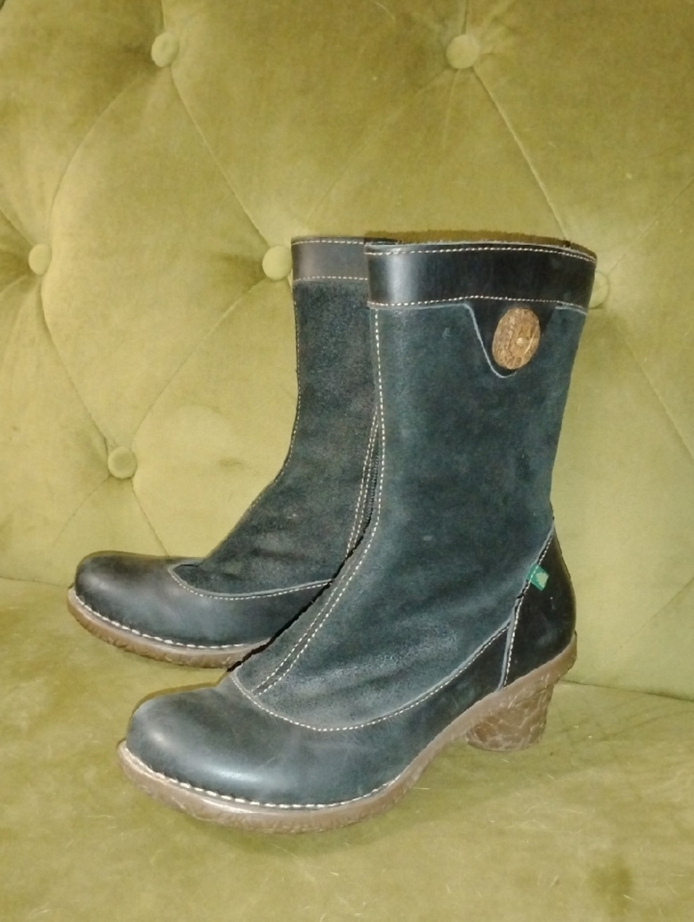 El Naturalista Women's Black Suede & Leather Mid-Calf Heel Boots Sz7.5